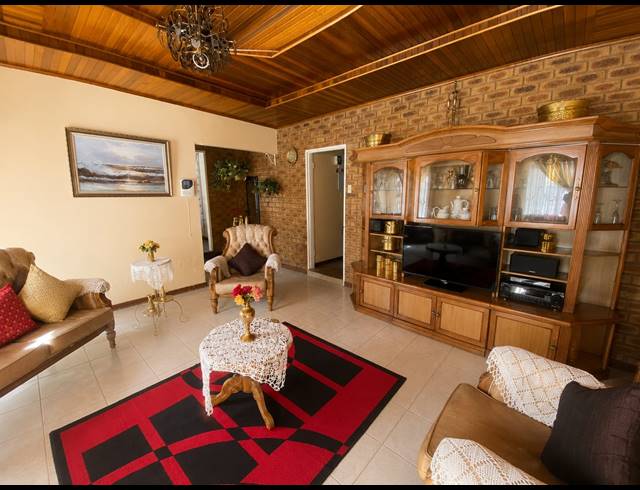 3 BEDROOM HOUSE FOR SALE IN BEDWORTH PARK